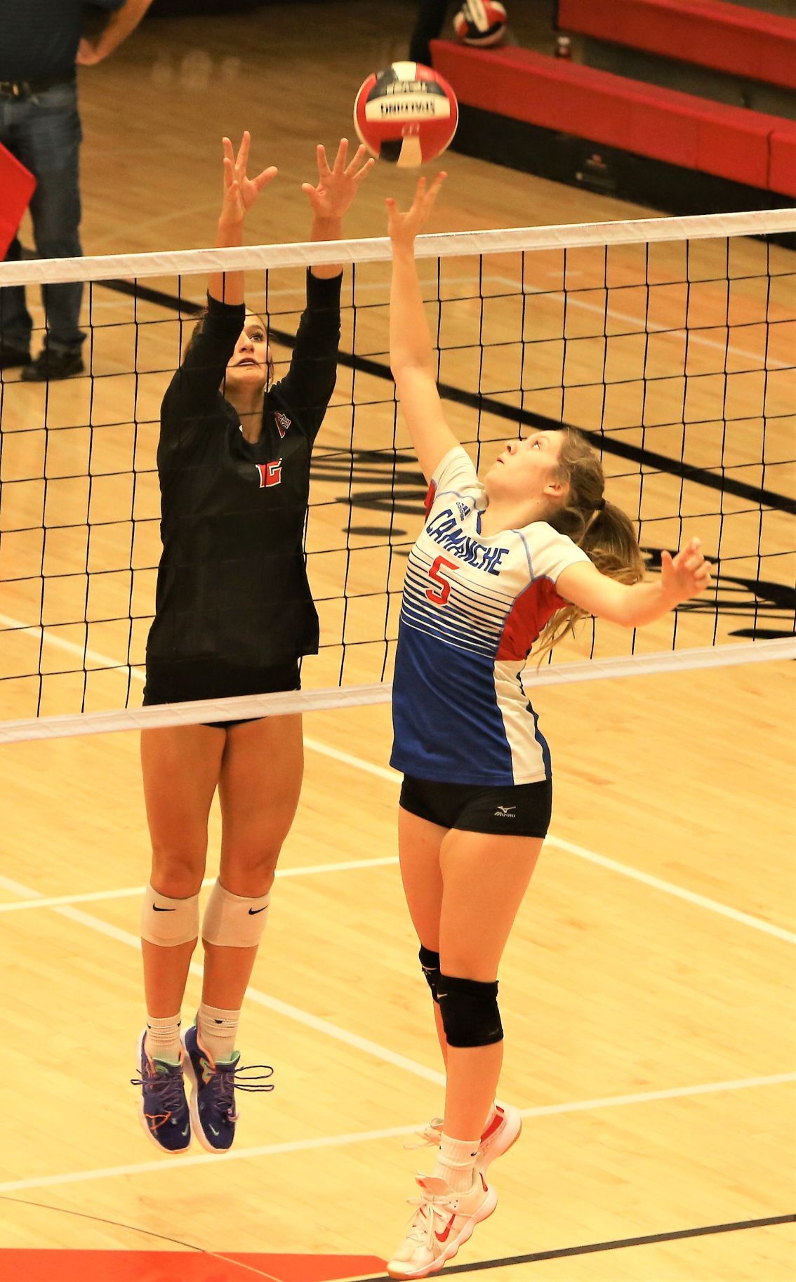 101821-qc-spt-cam-assum vball14.jpg